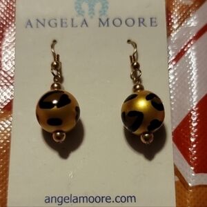 🖤🤎Angela Moore Leapin Leopard Dangle Earrings🖤🤎